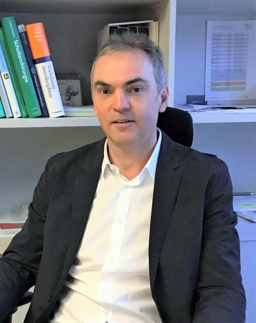 Primar Dieter Pertl leitet die Abteilung Orthopädie / Traumatologie in Oberwart und Güssing.