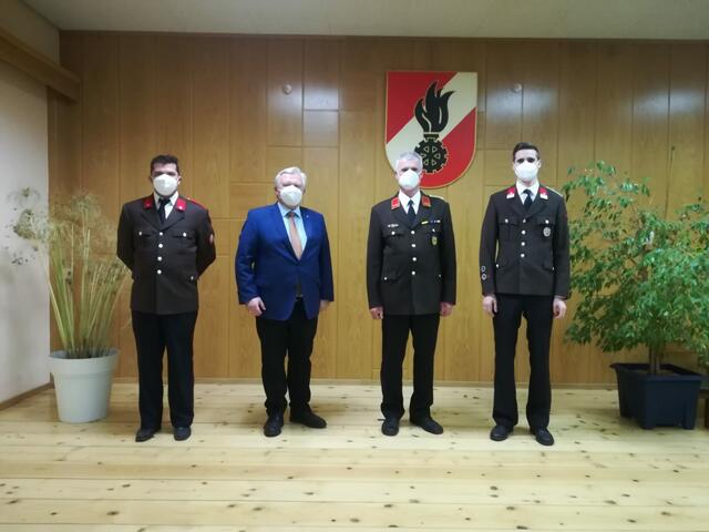 Florian Leitenbauer, Bgm. Herbert Osterbauer, Leopold Spreitzhofer und Christian Heiss. | Foto: Feuerwehr Mollram