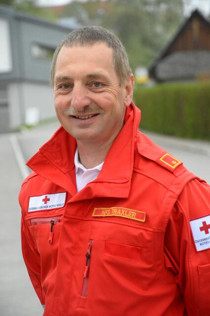 Thomas Traxler lernte Maurer, ergriff aber einen sozialen Beruf. Sein handwerkliches Geschick lebte er beim Drechseln aus.