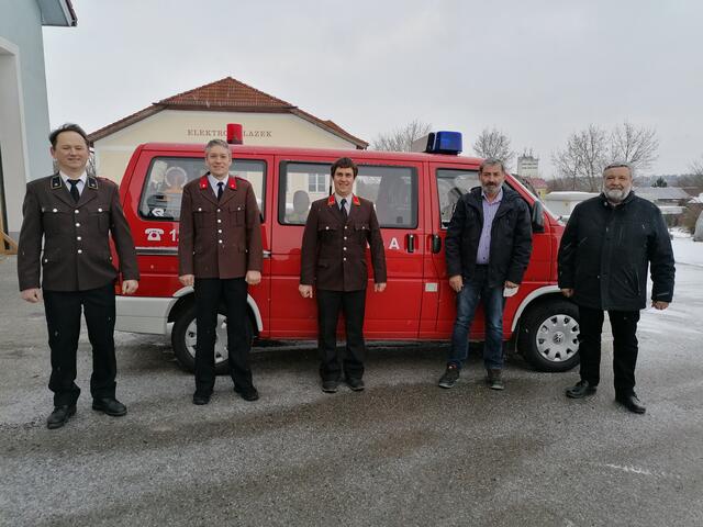 Verwalter Eduard Zotter, Kommandant-Stellvertreter Thomas Zotter, Kommandant Reinhard Kellner, Bürgermeister Josef Spiegl)