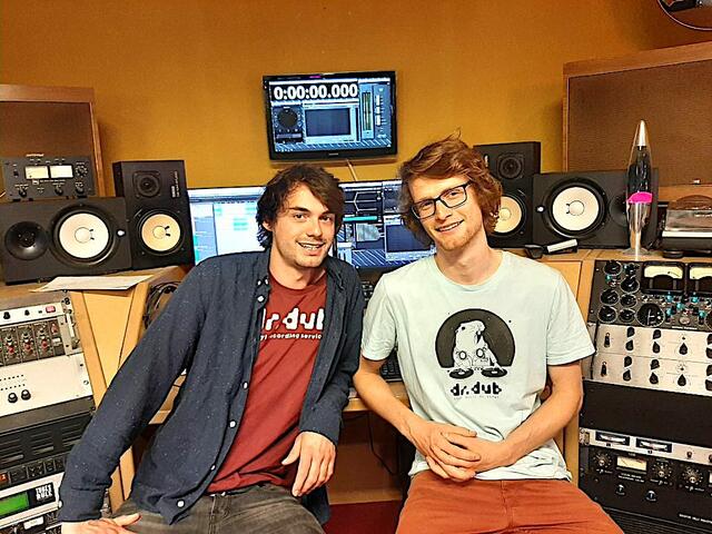 Andy Eppensteiner (li.) und Markus Waltl leiten den "Dr. Dub Vinyl Record Service in Fieberbrunn. | Foto: WK Tirol