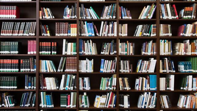 Verrate uns, welche Bücher du gerne liest. | Foto: Pixabay