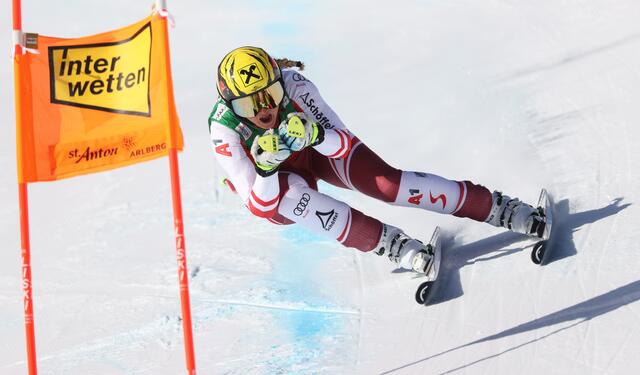 Die Lecher Skirennläuferin Nina Ortlieb (li.) fällt nach einem schweren Sturz für die restliche Saison aus. Im Bild beim Training für die Arlberg Kandahar Rennen in St. Anton am Arlberg.
