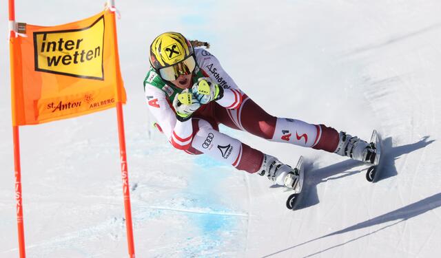 Die Lecher Skirennläuferin Nina Ortlieb (li.) fällt nach einem schweren Sturz für die restliche Saison aus. Im Bild beim Training für die Arlberg Kandahar Rennen in St. Anton am Arlberg. | Foto: © GEPA pictures/ Harald Steiner