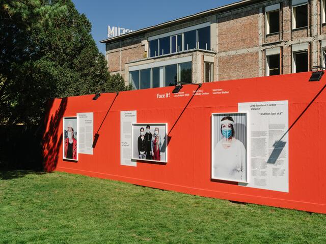 Schon im vergangenen Jahr wurde eine Fotoausstellung am Bauzaun gezeigt.