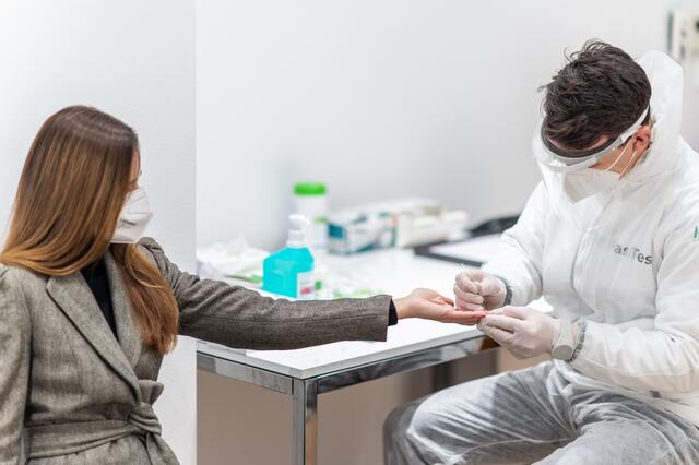 In der Passage Linz bietet das Unternehmen fasTest jetzt Antigen- sowie Antikörper-Tests an. In bereits 15 Minuten wird das Ergebnis per SMS zugestellt.