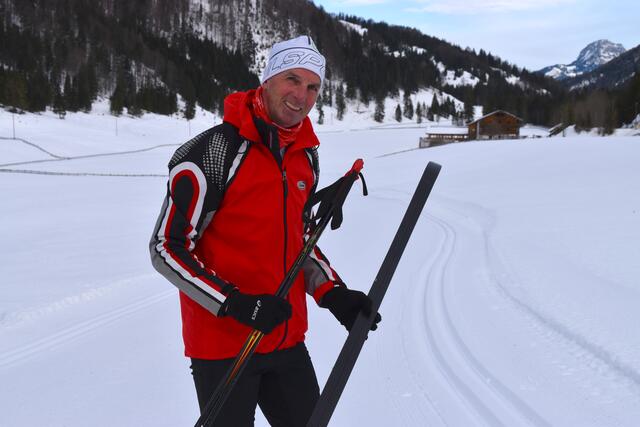 Langlauflehrer Thomas Trainer gibt gute Tipps für den perfekten Start in die Sportart.  | Foto: Barbara Fluckinger