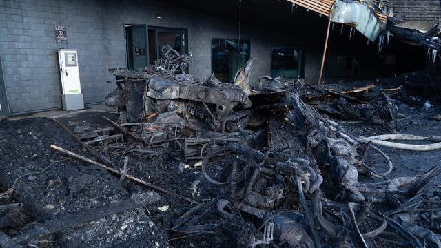 Überreste der Motorräder nach dem Brand