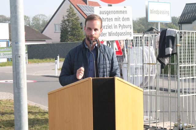„Wir brauchen ein zukunftsfähiges Gesamtkonzept für die Region und kein undurchdachtes Stückwerk“, forderte Ennsdorfs Bürgermeister Daniel Lachmayr schon bei den letzten zwei Protestaktionen im Kreisverkehr Windpassing.