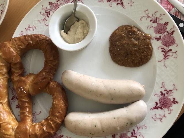 Weißwurst-Party im Lockdown: Die Abfahrt der Herren in Kitz kann beginnen.