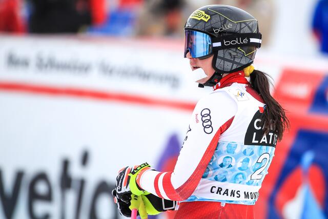 Stephanie Venier blickt auf ein actionreiches Wochenende zurück, fand aber trotz zwei Stürzen auch positive Ansätze! | Foto: GEPA-Pictures