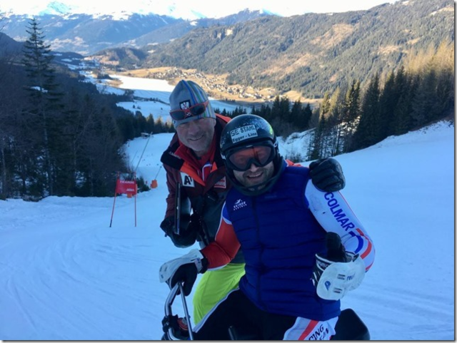 Co-Trainer Helmut Winkler mit Markus Achleitner beim Streckenstudium auf der Piste Weißensee | Foto: Privat