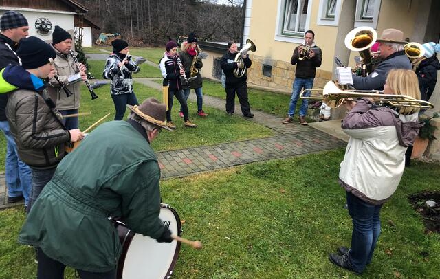 Die gewohnten Einnahmen vom Neujahrsgeigen sind flachgefallen.