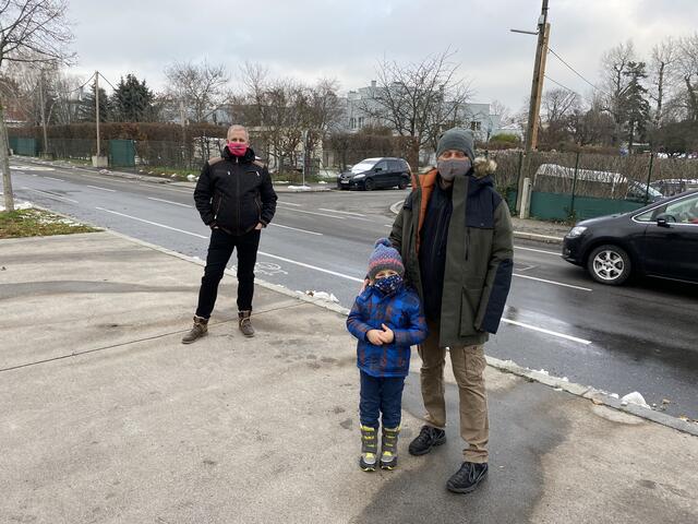 Christian Szabo will aufgrund der Verkehrslage seinen Sohn nicht alleine in die Schule schicken. | Foto: Neos Wien