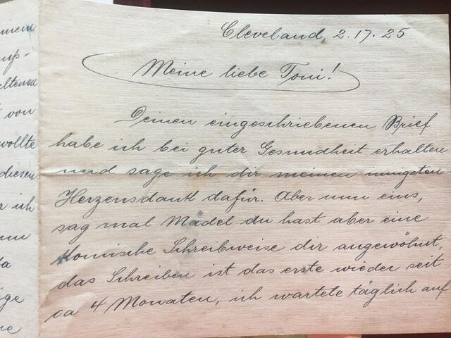 Insgesamt 47 Liebesbriefe entdeckte Christa Prameshuber nach dem Tod ihrer Tante Toni. | Foto: Prameshuber