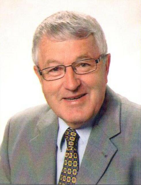 Von der kleinsten Volksschule des Bezirks schaffte es Hermann Eckerstorfer bis in die größte. Zehn Jahre lang war er an der Volksschule Rohrbach Direktor. | Foto: Foto Kirschner