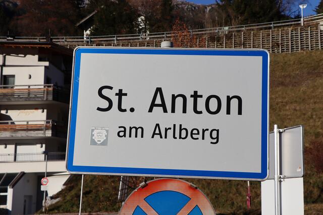 Party trotz Lockdown: Dutzende "Ski Bums" aus Großbritannien und Skandinavien sorgen für Ärger in St. Anton am Arlberg.
