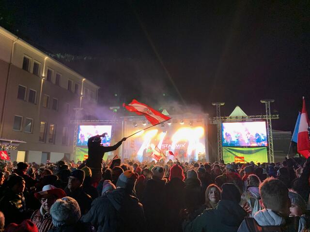 Beste Stimmung am Rathausplatz 2020 ... | Foto: Hollinger Marc