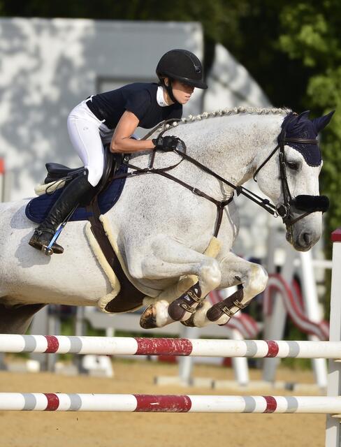 Mit ihrem Paradepferd Cassini Cantus konnte die angehende Physiotherapeutin ihre bisher größten Erfolge feiern, wie eine Platzierung im Großen Preis von Stadl Paura 2020.  | Foto: Team Myrtill