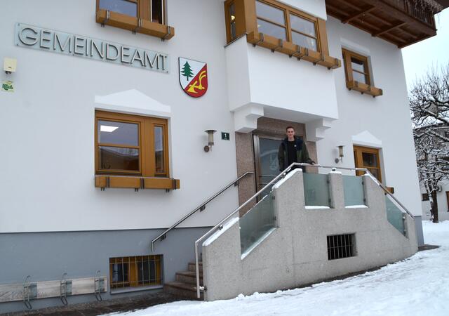 Der 17-jährige Fabian Gratt aus Kramsach macht eine dreijährige Lehre im Gemeindeamt Reith im Alpbachtal und ist mit seinem angestrebten Beruf mehr als zufrieden.  | Foto: Gredler