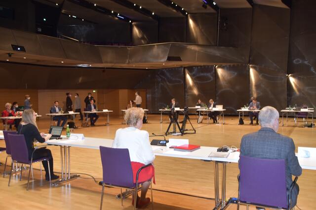 In den nächsten Sitzungen des U-Ausschusses sind unter anderem eine ehemalige Vorständin sowie der Ex-Bankenchef Martin Pucher als Auskunftspersonen geladen. | Foto: Uchann