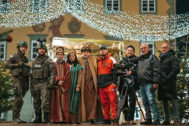 Die Dreharbeiten für den Film „White Christmas“ in Klagenfurt haben begonnen.  | Foto: Mona Film / Michael Egger 