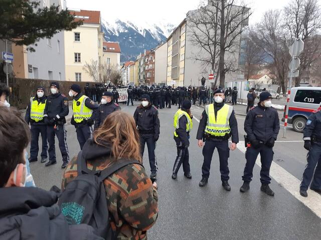 Polizeieinsatz bei der Demo. | Foto: zvg