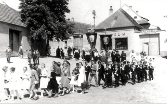 Bis vor rund 40 Jahren befand sich am Dr. Karl Renner Platz in Klingenbach ein Bäcker.