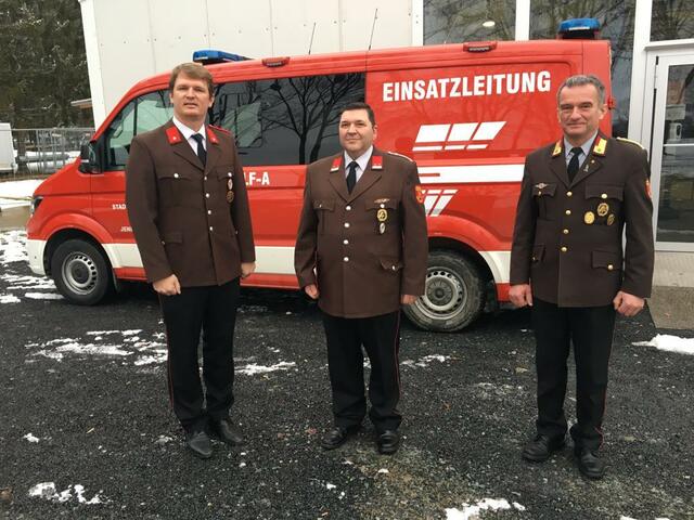 BR Bernhard Hirczy, der neue Kommandant Alfred Gratzer und Siegfried Stacherl, der die Stadtfeuerwehr über 11 Jahre leitete! | Foto: FF Jennersdorf