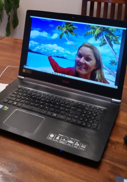 Lachyoga-Trainerin Sabein Hubmayer im St. Pöltner Frauensalon.