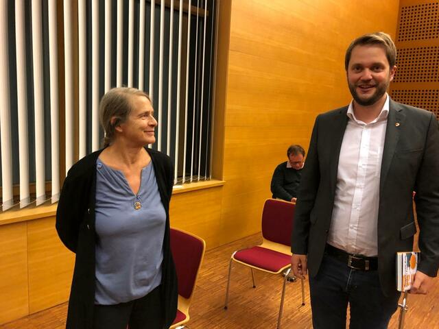 Bürgermeister der Generation „Klimawandel“, Florian Klotz, im Gespräch mit der österreichischen Klimaforscherin Helga Kromp-Kolb. | Foto: Klotz