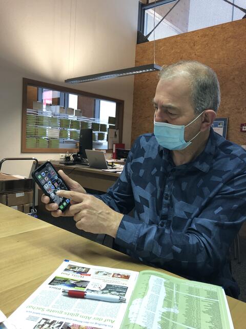 Michael Kohler nützt selbst viele Apps am Handy. Die neue Wally-App des TVB Lechtal ist aber für Gäste gedacht.