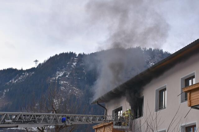 Der Fernseher einer 77-jährigen Frau explodierte und die Wohnung geriet in Brand.  | Foto: ZOOM-Tirol