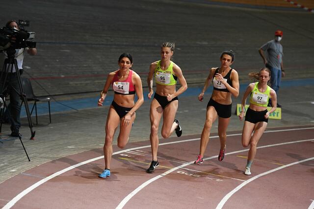 Bianca Illmaier (Nr. 95) und Lotte Seiler (97). | Foto: ÖLV/Nevsimal