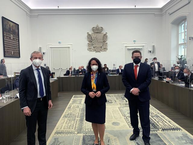 Die neu angelobte Landesrätin Daniela Gutschi, mit Landeshauptmann Wilfried Haslauer (li.) und dem neuen ÖVP-Klubobmann Wolfgang Mayer (re.). | Foto: ÖVP Salzburg