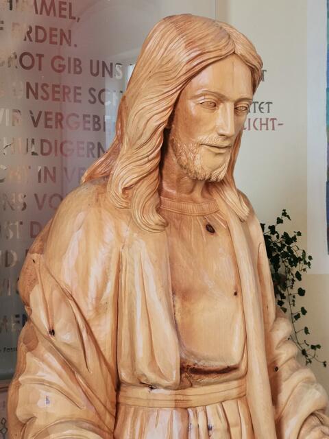 Emmaus-Jesus aus heimischem Zirbenholz | Foto: Bild (c) Siegfried Arnold