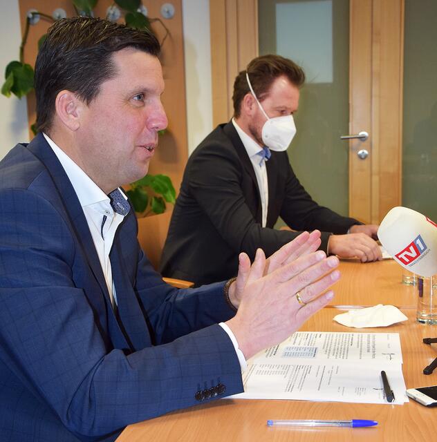 Bürgermeister Mag. Stefan Krapf und den Gmundner Wirtschaftsreferenten Vizebürgermeister Wolfgang Schlair. | Foto: Stadtgemeinde Gmunden