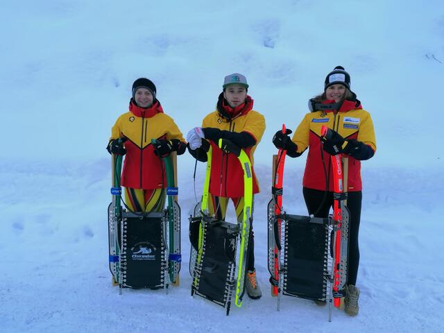 Das erfolgreiche Junioren-Team Sarah Schiller, Simon Dietz und die Riederin Lisa Walch (v.l.) will auch in der allgemeinen Klasse und bei den Weltmeisterschaften angreifen. | Foto: Koegl