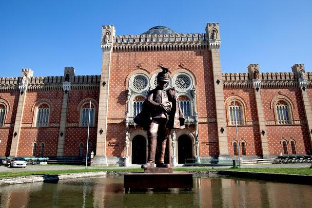 In einem 97-Seiten-langen Bericht hält die Expertenkommission Missstände und Empfehlungen für das HGM fest. | Foto: Nadja Meister