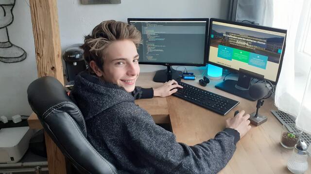 Julian Rheker (15) besucht die Polytechnische Schule Zell am See – und brachte die Schulwebsite auf Vordermann. | Foto: Rheker