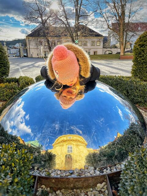 Ferienspiel Klosterneuburg mit kreativen Fotos. Hier: Emilia – Ansichten Stiftsplatz | Foto: privat