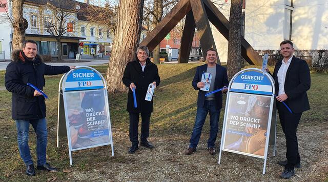 FPÖ-Bezirksobmann Herwig Mahr präsentiert mit Vzbgm.Christian Partoll (Ansfelden), GV Thomas Altof (Pucking) und GR Christian Deutinger (Kematen) die „Wo drückt der Schuh-Tour“. | Foto: FPÖ Linz-Land