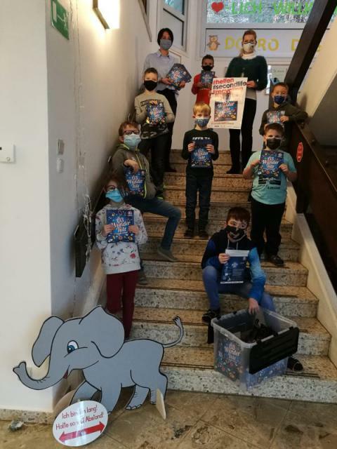 In einer Box wurden die gesammelten Wundertüten mit den Handys gesammelt | Foto: VS Draßburg