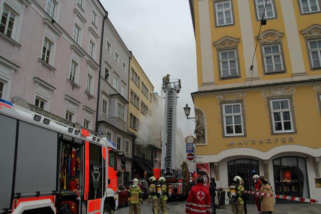 Die Berufsfeuerwehr war rasch vor Ort und konnte Schlimmeres verhindern. | Foto: Berufsfeuerwehr Linz