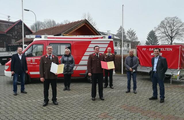 v.l.n.r.: OV Mag. Plank Peter, Kdt-Stv. Schuh Johann, OV Halper Margit, Kommandant Gratzl Andreas, BR Kaszanics Herbert, Vbgm. Ing. Sulyok Friedrich, Bgm. Ing. Csebits Martin, BEd | Foto: FF Bachselten