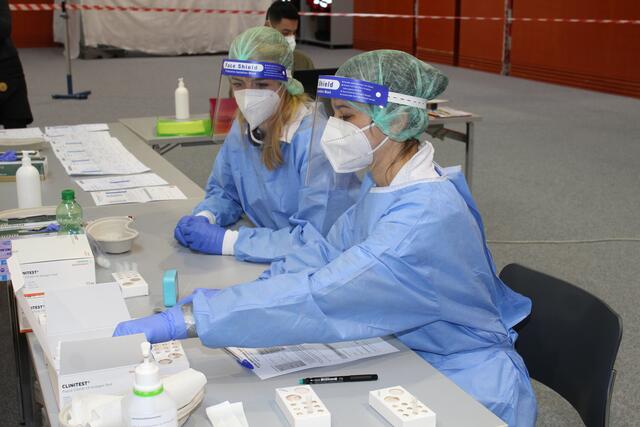 Kostenlose Corona-Schnelltests gibt es nun an 50 Standorten in Oberösterreich. | Foto: Staudinger