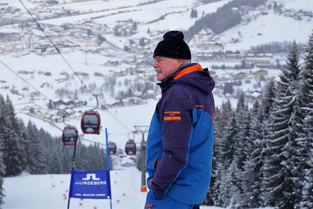 German Bauregger trainiert beim Skiclub Radstadt seit 57 Jahren den Nachwuchs.  | Foto: ServusTV