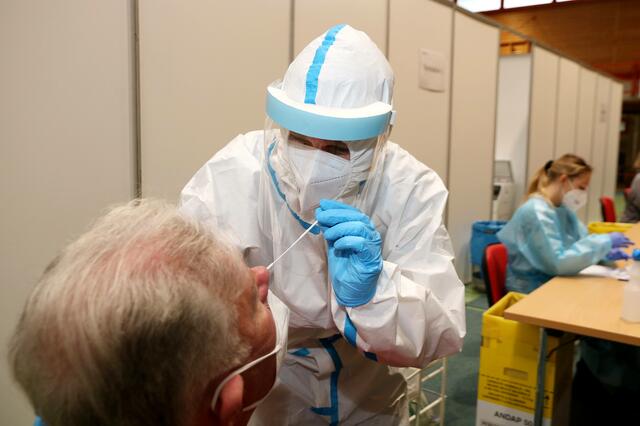 Die Zahl der Covid-19-Schnelltests soll durch die Einrichtung weiterer Teststraßen erhöht werden. | Foto: Mario Knipfer