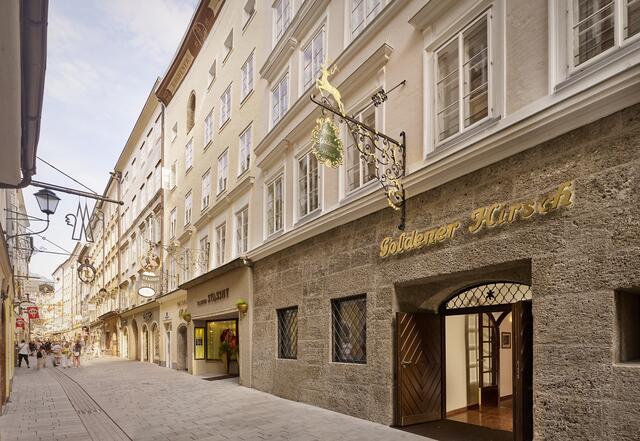 Das Luxus-Hotel Goldener Hirsch befindet sich in der Getreidegasse.  | Foto: Goldener Hirsch 