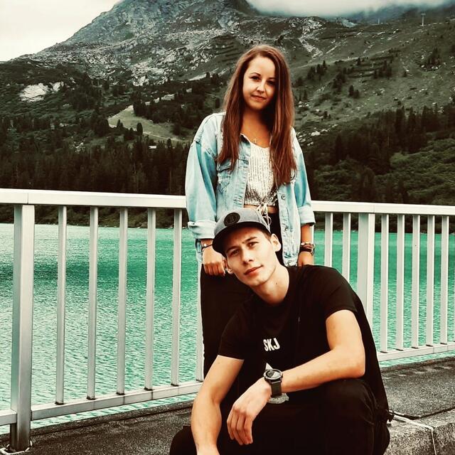 Bei der aktuellsten Single "Albtraum" von SKJ singt Nadine mit. | Foto: Key2be